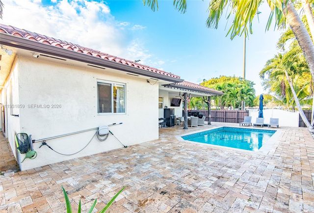 18529 SW 97th Pl, Cutler Bay, FL 33157