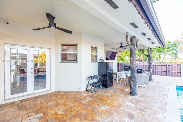 18529 SW 97th Pl, Cutler Bay, FL 33157