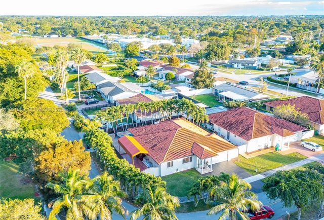 18529 SW 97th Pl, Cutler Bay, FL 33157