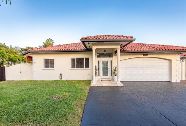 18529 SW 97th Pl, Cutler Bay, FL 33157