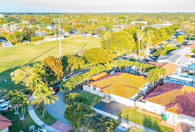 18529 SW 97th Pl, Cutler Bay, FL 33157