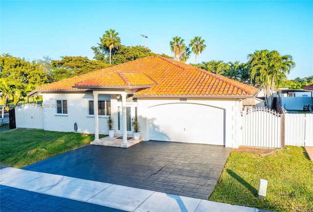 18529 SW 97th Pl, Cutler Bay, FL 33157