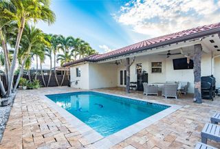 18529 SW 97th Pl, Cutler Bay, FL 33157