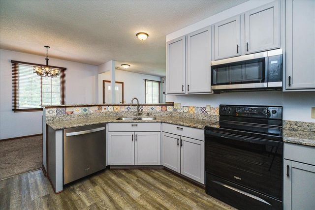 18037 96th Avenue N, Maple Grove, MN 55311