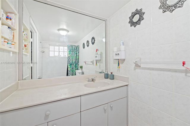 7817 W 36th Avenue 101, Hialeah, FL 33018