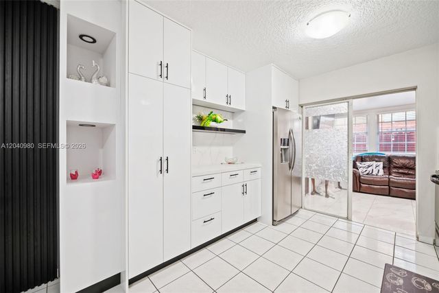 7817 W 36th Avenue 101, Hialeah, FL 33018