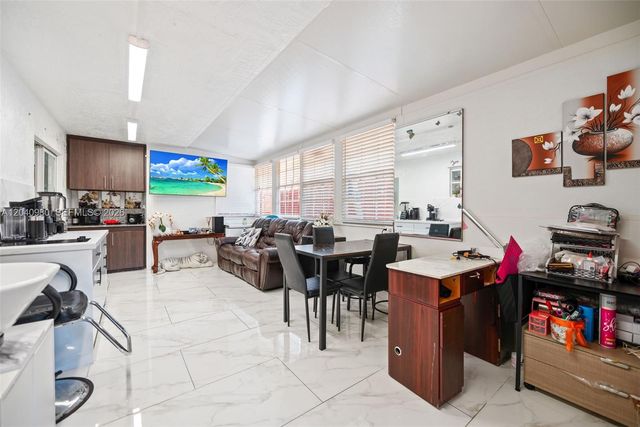 7817 W 36th Avenue 101, Hialeah, FL 33018