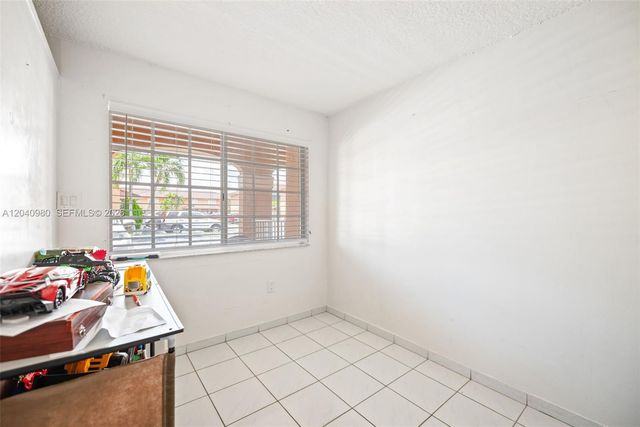7817 W 36th Avenue 101, Hialeah, FL 33018