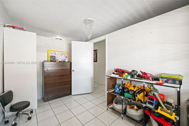 7817 W 36th Avenue 101, Hialeah, FL 33018