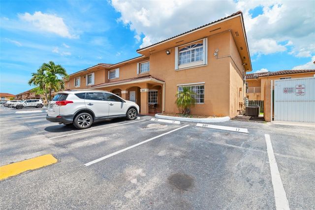 7817 W 36th Avenue 101, Hialeah, FL 33018