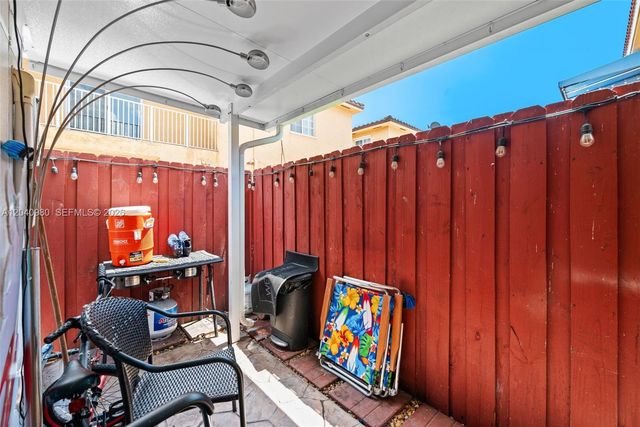 7817 W 36th Avenue 101, Hialeah, FL 33018