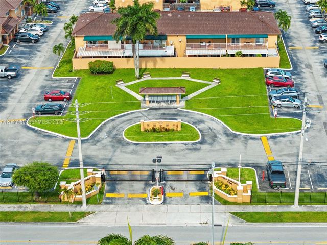 7817 W 36th Avenue 101, Hialeah, FL 33018