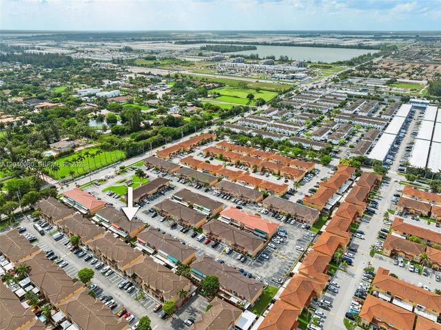 7817 W 36th Avenue 101, Hialeah, FL 33018