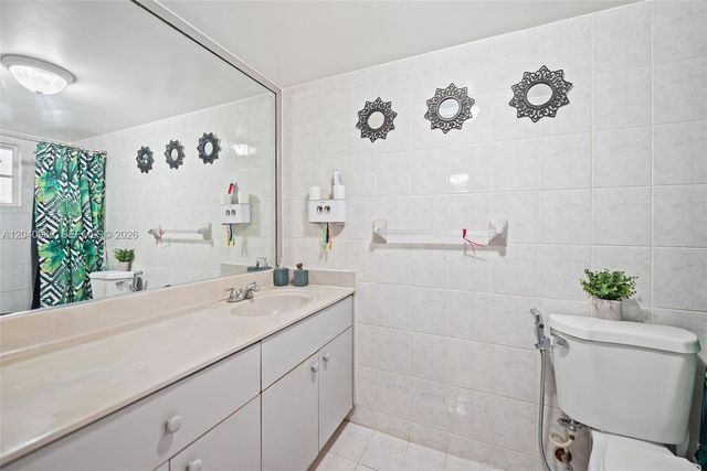 7817 W 36th Avenue 101, Hialeah, FL 33018