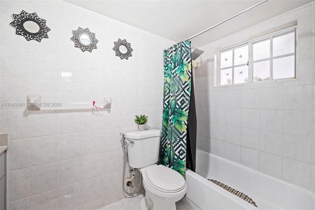 7817 W 36th Avenue 101, Hialeah, FL 33018