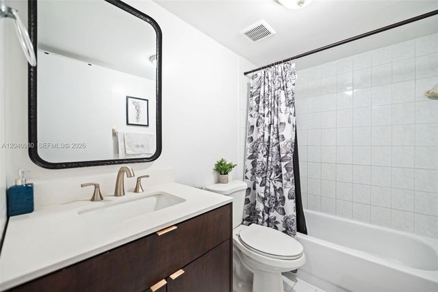 7817 W 36th Avenue 101, Hialeah, FL 33018