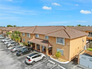 7817 W 36th Avenue 101, Hialeah, FL 33018