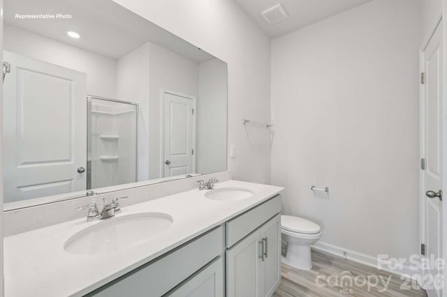 601 17th Avenue Drive NE, Hickory, NC 28601