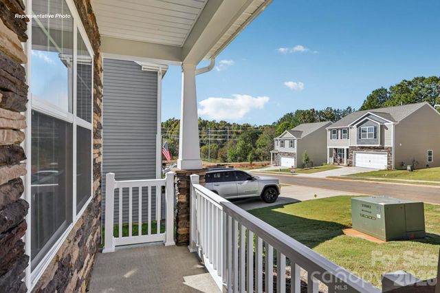 601 17th Avenue Drive NE, Hickory, NC 28601