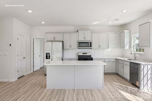 601 17th Avenue Drive NE, Hickory, NC 28601