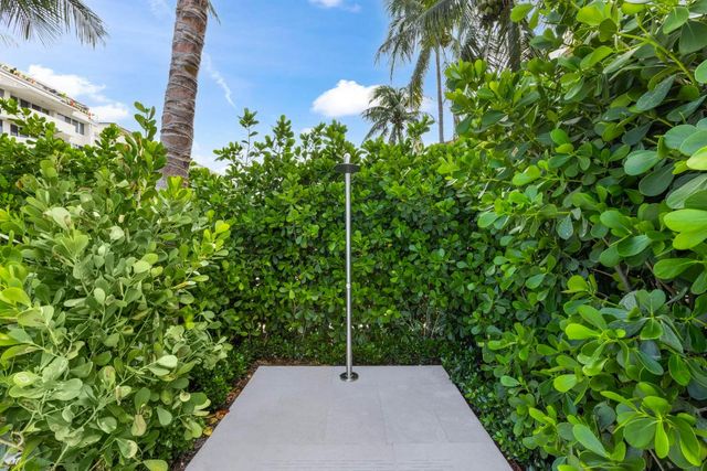 2773 S Ocean Boulevard 106, Palm Beach, FL 33480