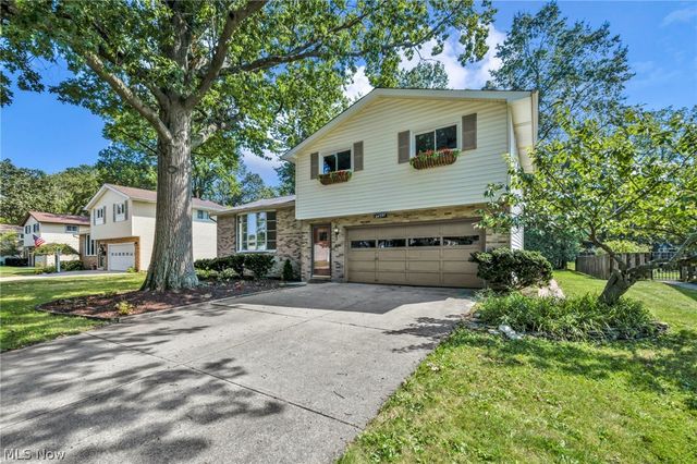 24397 Noreen Drive, North Olmsted, OH 44070