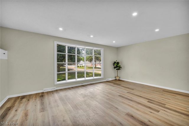 24397 Noreen Drive, North Olmsted, OH 44070
