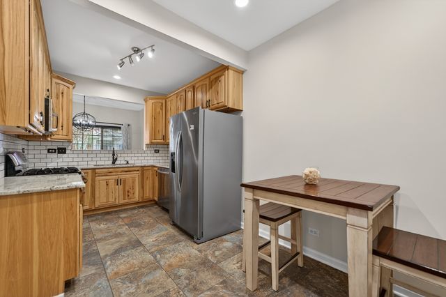 2334 Reflections Drive, Aurora, IL 60502