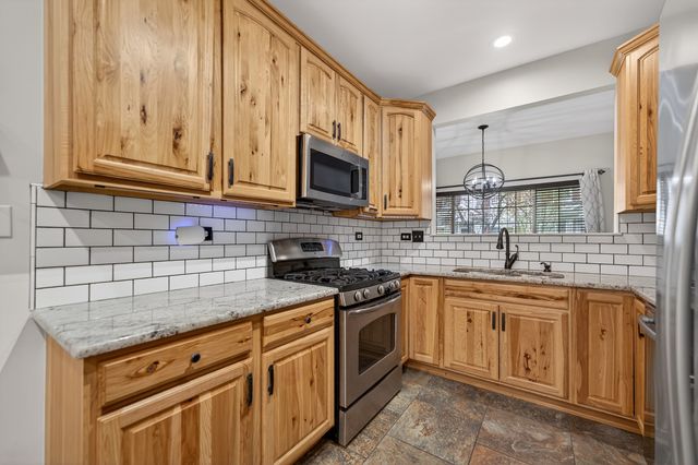 2334 Reflections Drive, Aurora, IL 60502