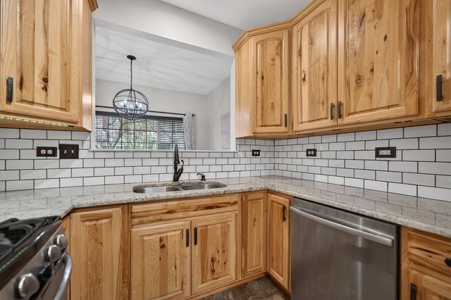 2334 Reflections Drive, Aurora, IL 60502