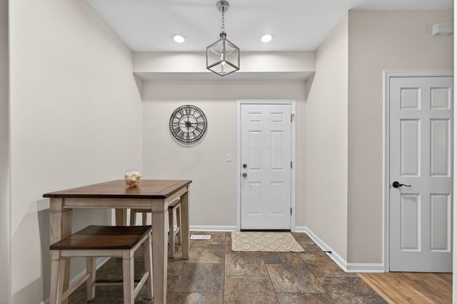 2334 Reflections Drive, Aurora, IL 60502