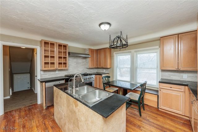 5062 Lee Road, Maple Heights, OH 44137