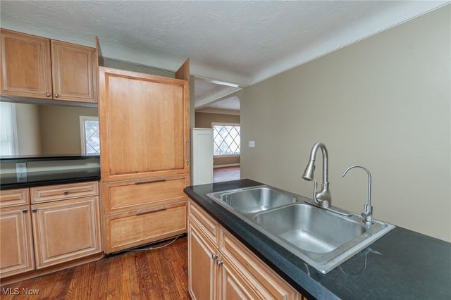 5062 Lee Road, Maple Heights, OH 44137