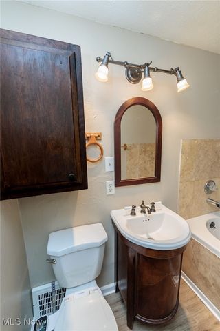 5062 Lee Road, Maple Heights, OH 44137