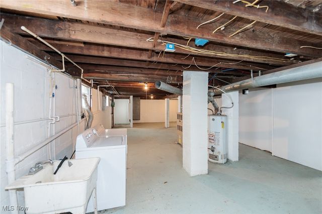 5062 Lee Road, Maple Heights, OH 44137