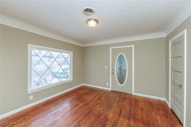 5062 Lee Road, Maple Heights, OH 44137