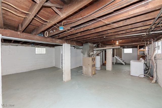 5062 Lee Road, Maple Heights, OH 44137