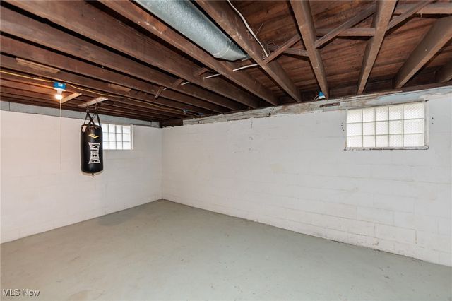 5062 Lee Road, Maple Heights, OH 44137