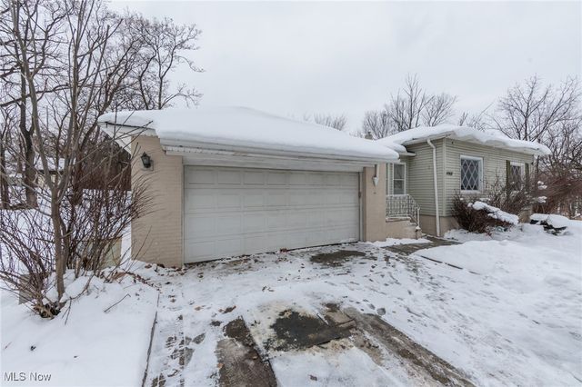 5062 Lee Road, Maple Heights, OH 44137