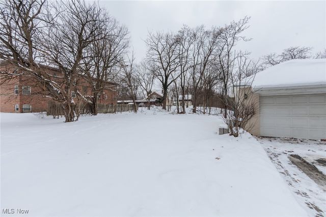 5062 Lee Road, Maple Heights, OH 44137