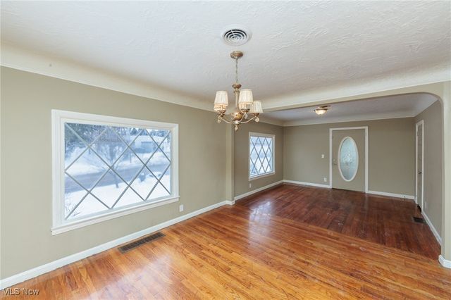 5062 Lee Road, Maple Heights, OH 44137