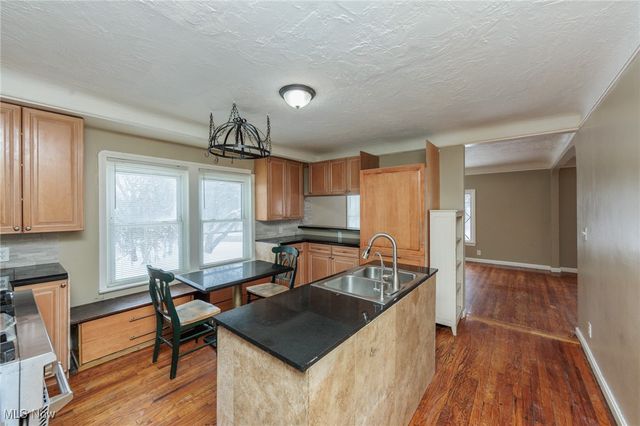 5062 Lee Road, Maple Heights, OH 44137