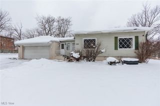 5062 Lee Road, Maple Heights, OH 44137