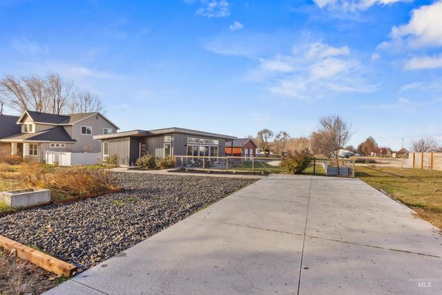 8836 N Duncan Lane, Boise, ID 83714