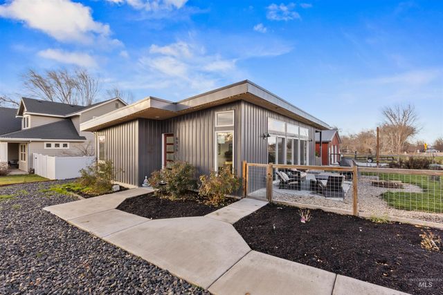 8836 N Duncan Lane, Boise, ID 83714