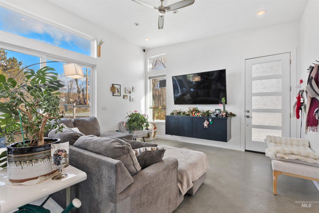 8836 N Duncan Lane, Boise, ID 83714