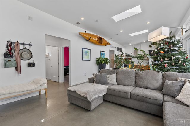 8836 N Duncan Lane, Boise, ID 83714