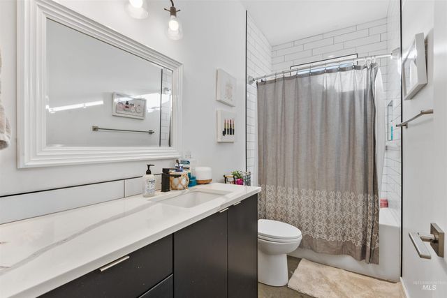 8836 N Duncan Lane, Boise, ID 83714