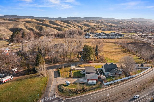 8836 N Duncan Lane, Boise, ID 83714