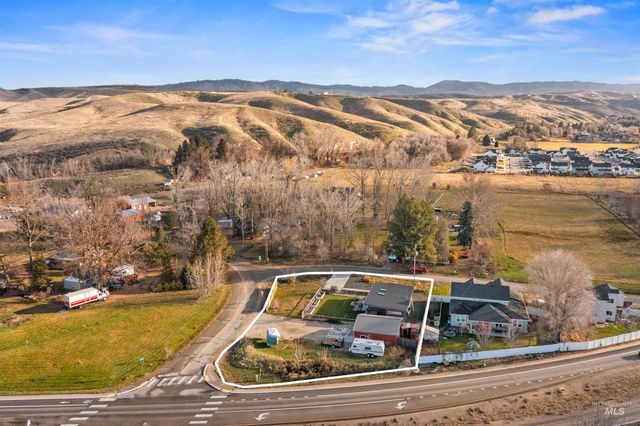 8836 N Duncan Lane, Boise, ID 83714